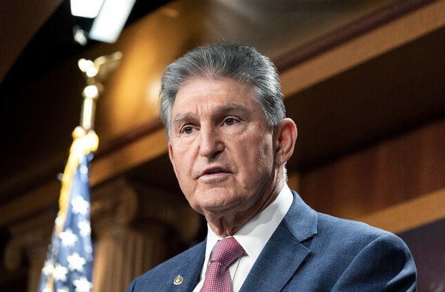 manchin-new-hampshire-trip-2