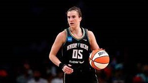 Sabrina Ionescu Makes Hoops