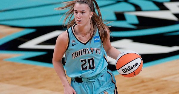 Sabrina Ionescu Makes Hoops