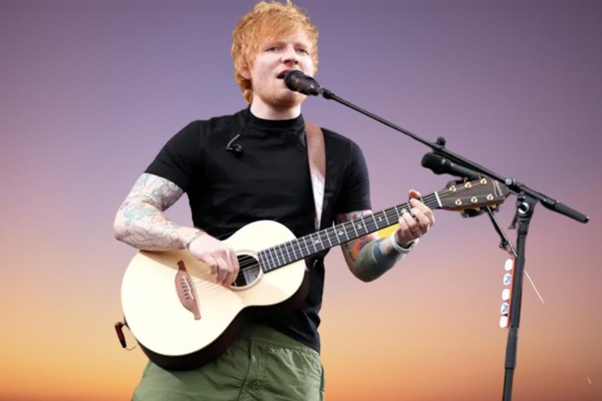 Ed SheeranTakes on Chicago Hot Dog Joint and Leaves Fans Screaming for