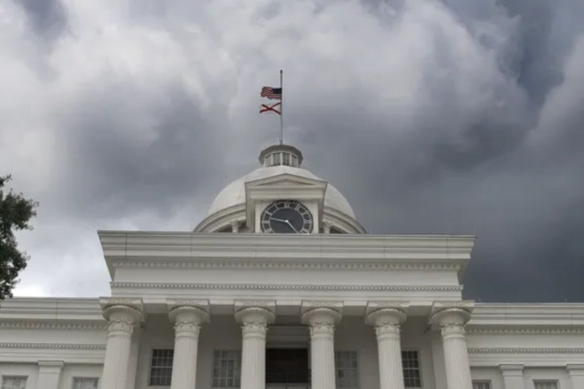 Alabama Storm System Brings High Winds