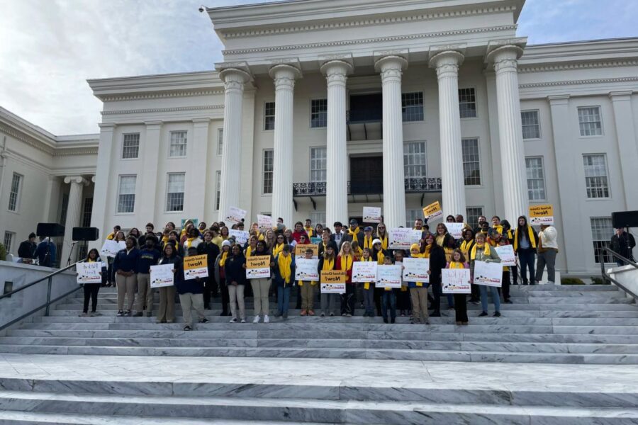 Governor Ivey Make Alabama School