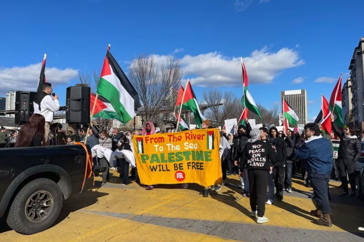 Hundreds Rally at Railroad Park