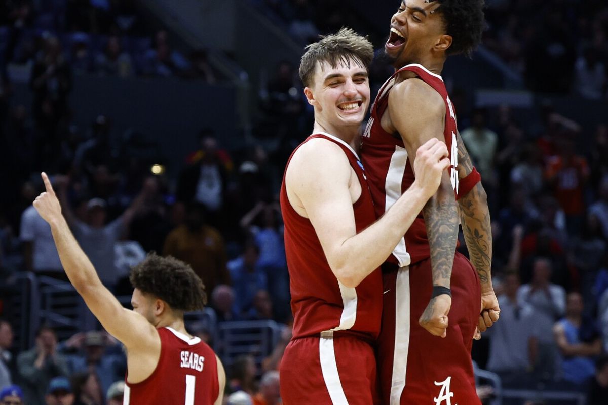 Alabama Upsets Top-Seeded North Carolina