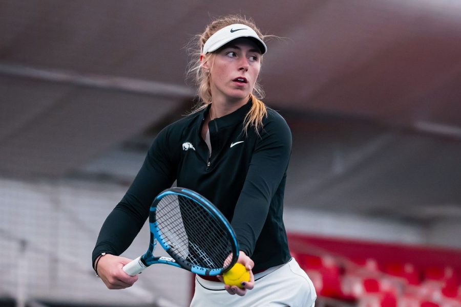 Auburn Tennis Dominates Arkansas