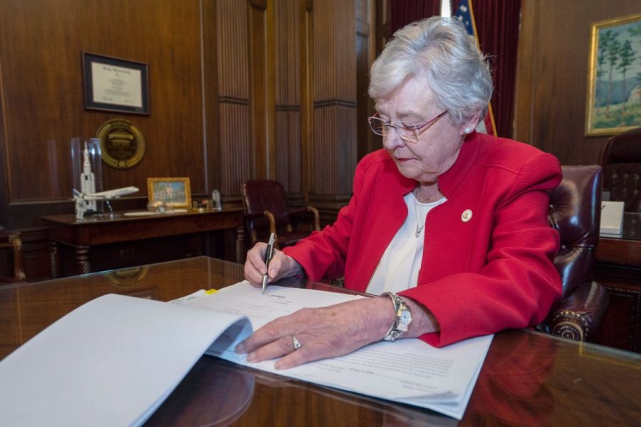 Gov. Ivey Signs Bill Parents Rights