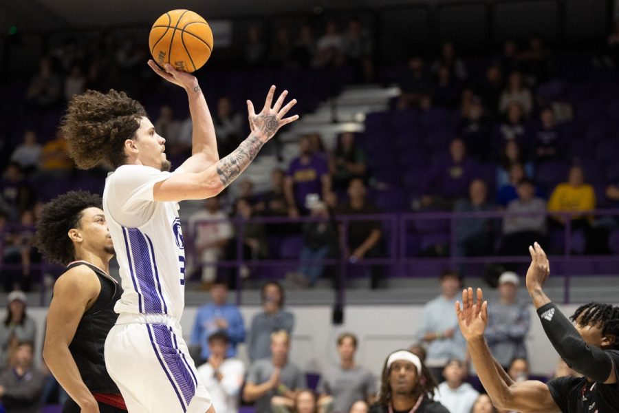 North Alabama's KJ Johnson Stuns