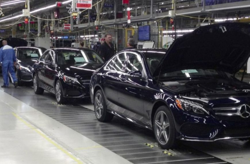 Mercedes Workers Gear Up for Union Vote